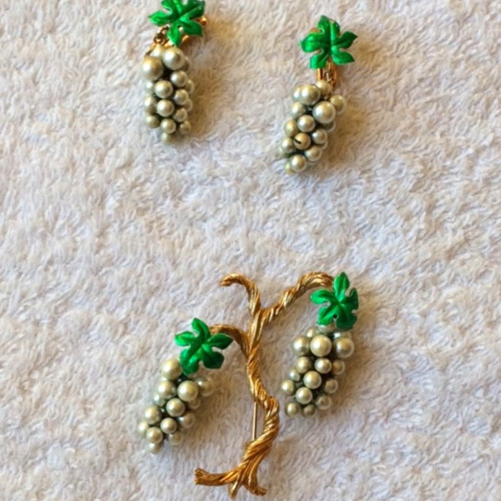 Original Vintage Grapes Earrings and Pin